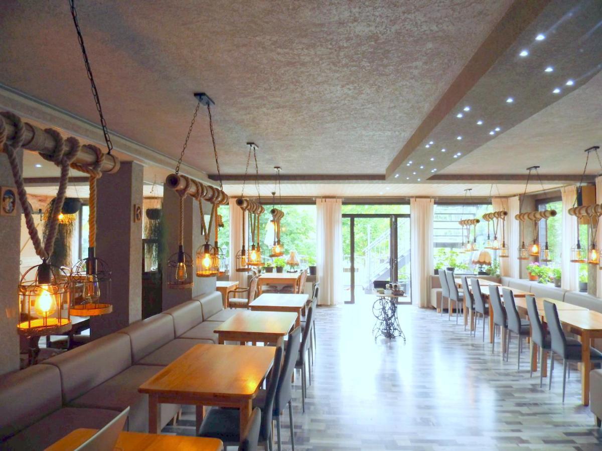 Hotel Restaurant Zum Valwiger Herrenberg Dış mekan fotoğraf